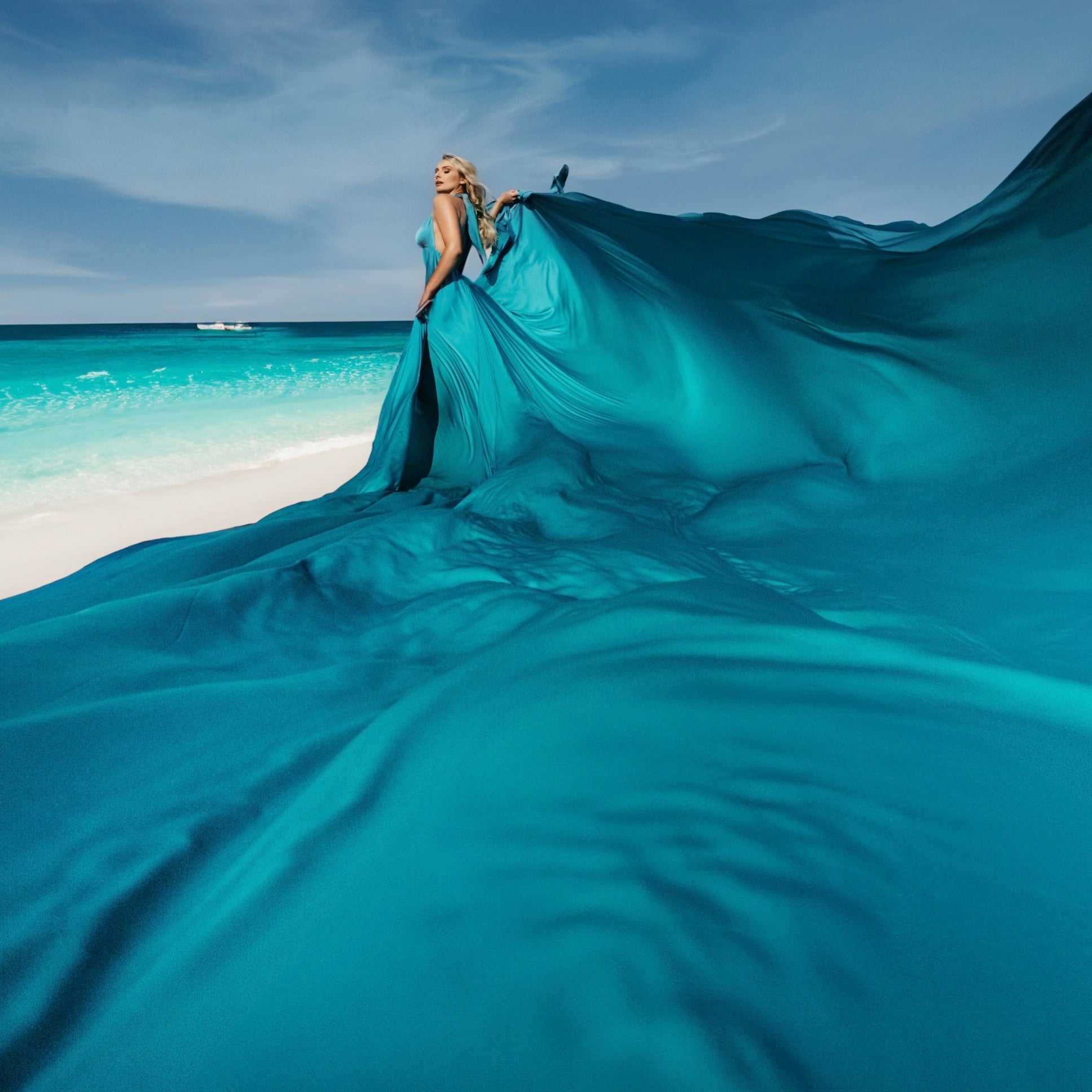 Photoshoot Dresses With Long Train - Made-to-Measure Dress | Lansy Turquoise / length 138 inch (3.5 m) Photoshoot Dresses With Long Train - Made-to-Measure Dress | Lansy Turquoise / length 138 inch (3.5 m)